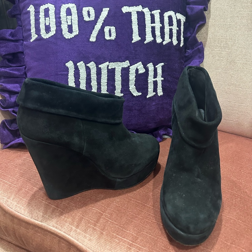 Pour Le Victoire Suede Wedge Ankle Boots